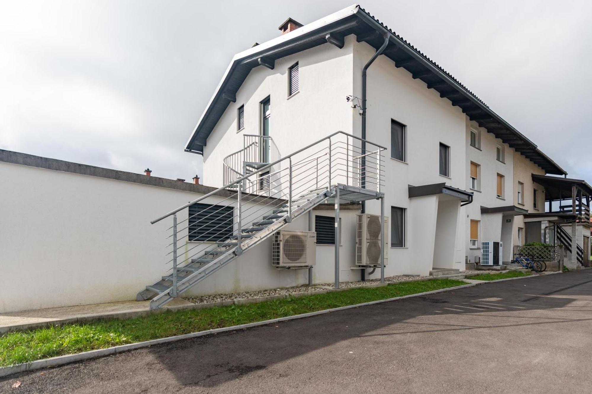 Black & White Apartments Rozna Dolina Ljubljana Dış mekan fotoğraf